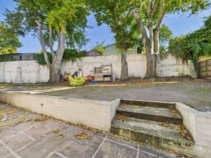 Photo 11- click for photo gallery